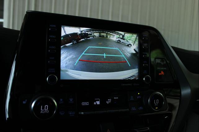 Photo of 2022 Wind Chill Pearl Toyota Highlander Hybrid
