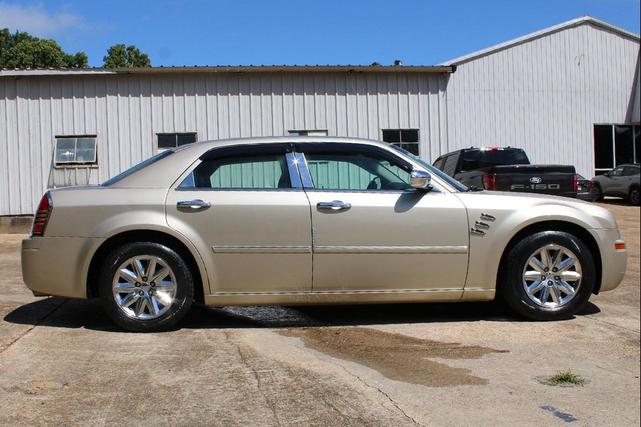 Photo of 2007 Linen Gold Metallic Pearlcoat Chrysler 300