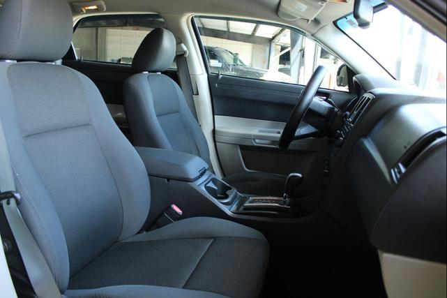 Photo of 2007 Linen Gold Metallic Pearlcoat Chrysler 300
