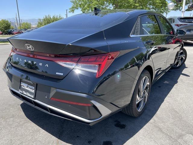 Photo of 2024 Abyss Black Hyundai ELANTRA