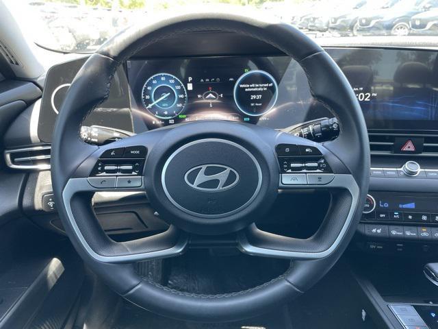 Photo of 2024 Abyss Black Hyundai ELANTRA