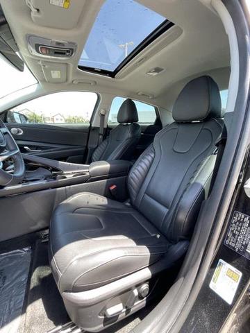 Photo of 2024 Abyss Black Hyundai ELANTRA