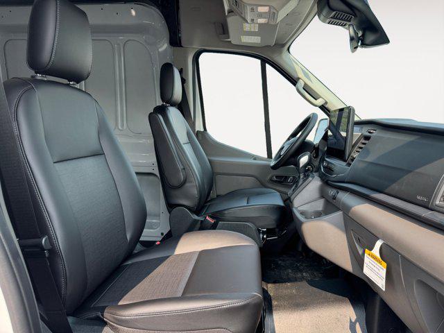Photo of 2025 Oxford White Ford Transit-250