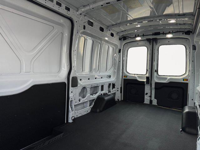 Photo of 2025 Oxford White Ford Transit-250