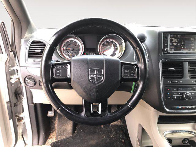 Photo of 2017 White Knuckle Clearcoat Dodge Grand Caravan