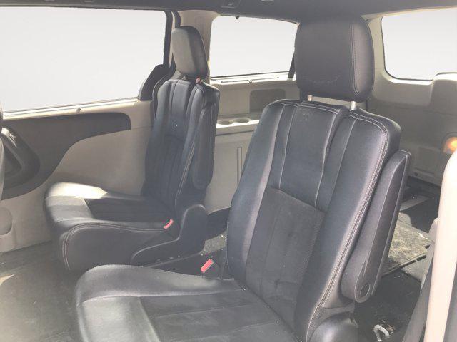 Photo of 2017 White Knuckle Clearcoat Dodge Grand Caravan