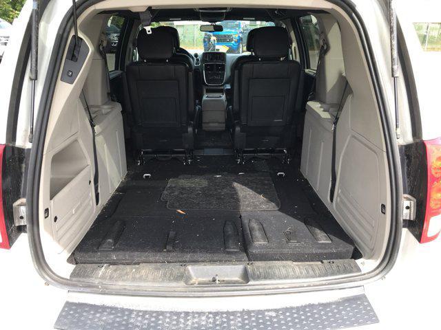 Photo of 2017 White Knuckle Clearcoat Dodge Grand Caravan