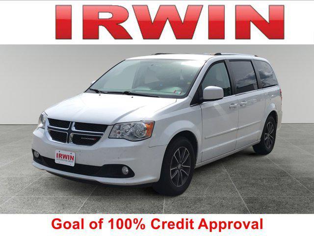 Photo of 2017 White Knuckle Clearcoat Dodge Grand Caravan