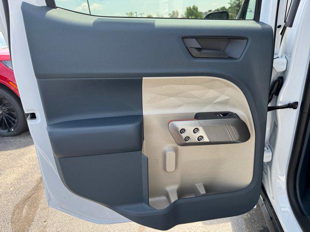 Photo of 2025 White Ford Maverick