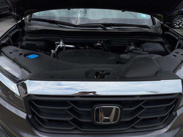 Photo of 2023 Gray Honda Ridgeline