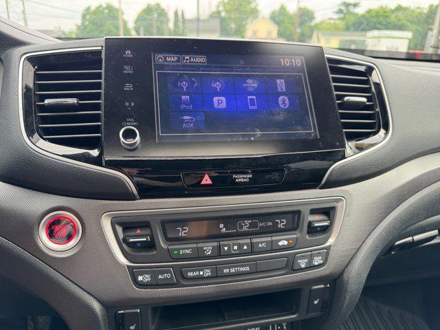 Photo of 2023 Gray Honda Ridgeline
