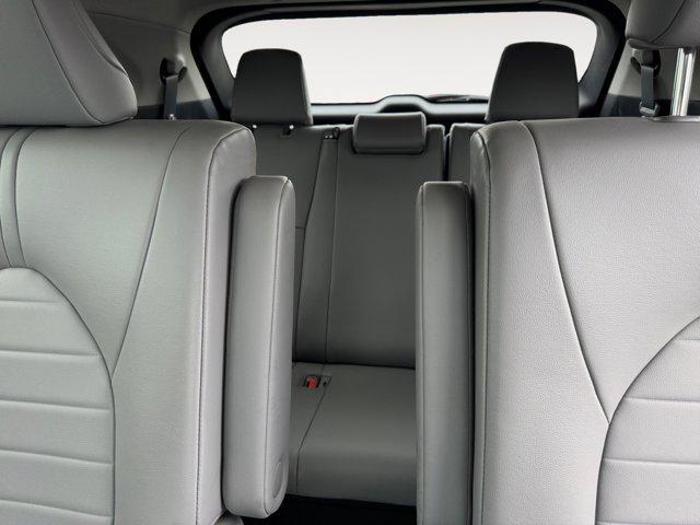 Photo of 2022 Celestial Silver Metallic Toyota Highlander