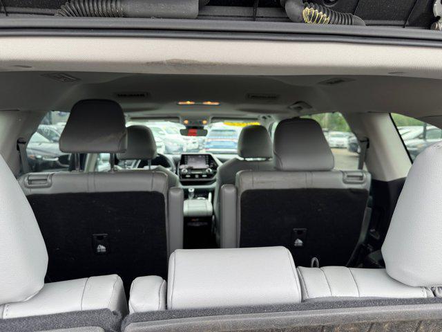 Photo of 2022 Celestial Silver Metallic Toyota Highlander