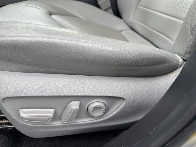 Photo of 2022 Celestial Silver Metallic Toyota Highlander