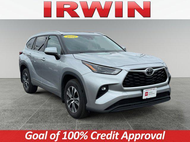 Photo of 2022 Celestial Silver Metallic Toyota Highlander