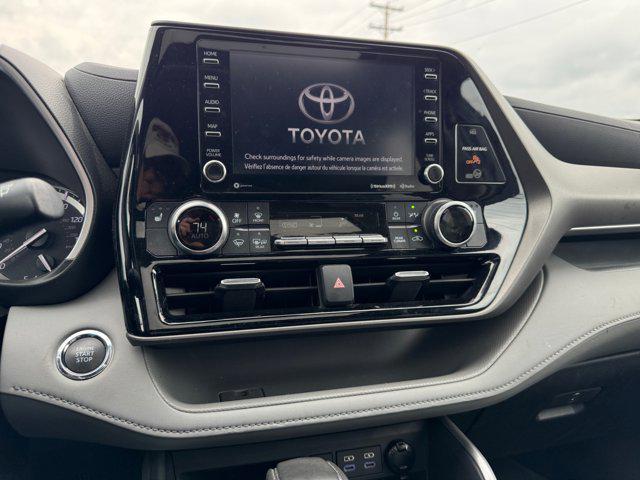 Photo of 2022 Celestial Silver Metallic Toyota Highlander