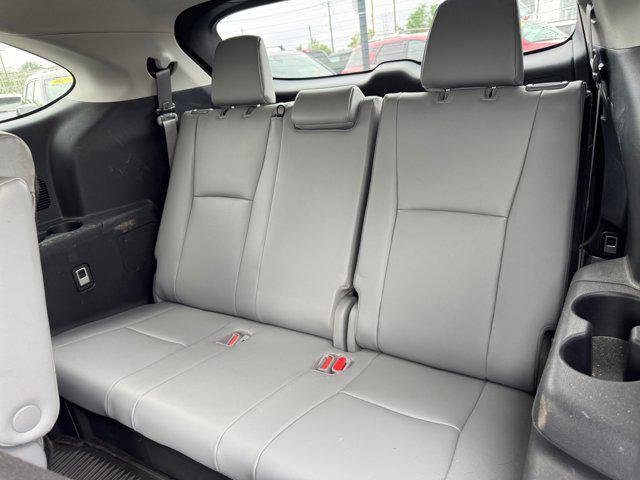 Photo of 2022 Celestial Silver Metallic Toyota Highlander