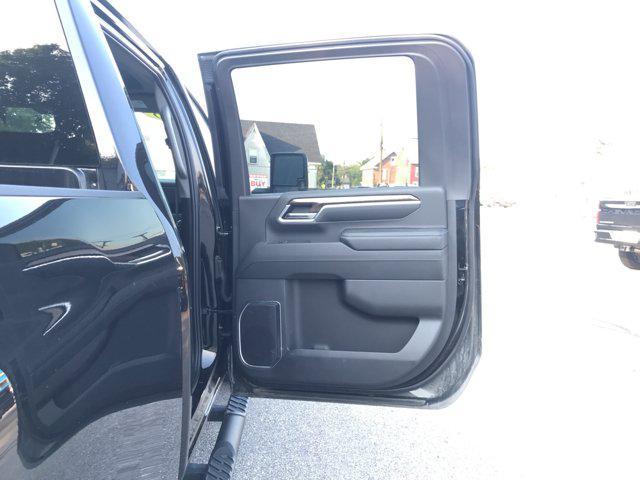 Photo of 2025 Black Chevrolet Silverado 2500