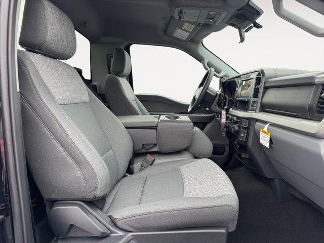 Photo of 2025 Agate Black Metallic Ford F-350