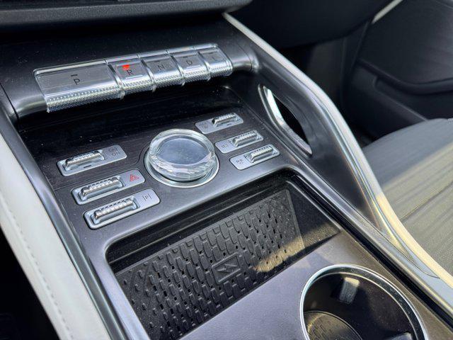 Photo of 2024 Lustrous Gray Metallic Clearcoat Lincoln Nautilus