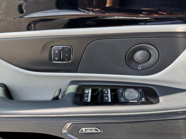 Photo of 2024 Lustrous Gray Metallic Clearcoat Lincoln Nautilus