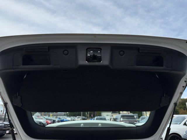 Photo of 2021 Platinum White Pearl Honda Civic