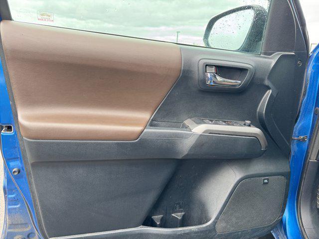 Photo of 2016 Blazing Blue Pearl Toyota Tacoma