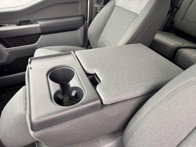 Photo of 2025 Oxford White Ford F-250