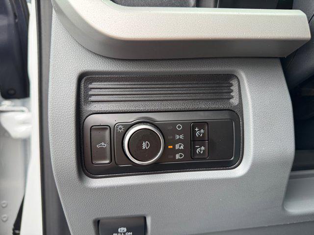 Photo of 2025 Oxford White Ford F-250