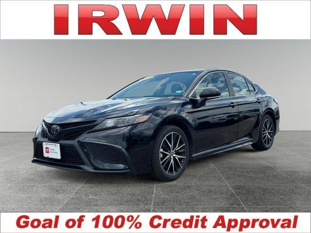 Photo of 2024 Midnight Black Metallic Toyota Camry