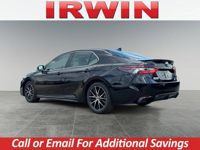 Photo of 2024 Midnight Black Metallic Toyota Camry