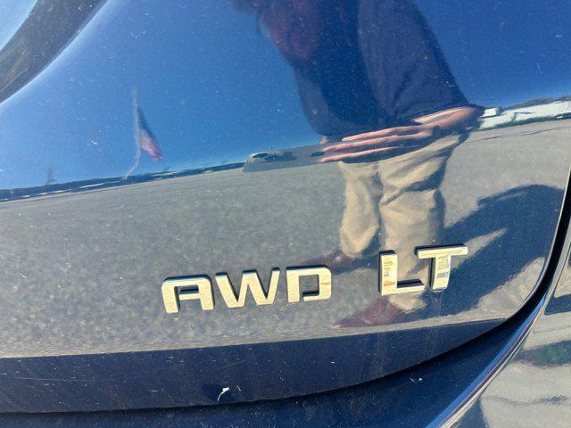 Photo of 2022 Blue Glow Metallic Chevrolet Equinox
