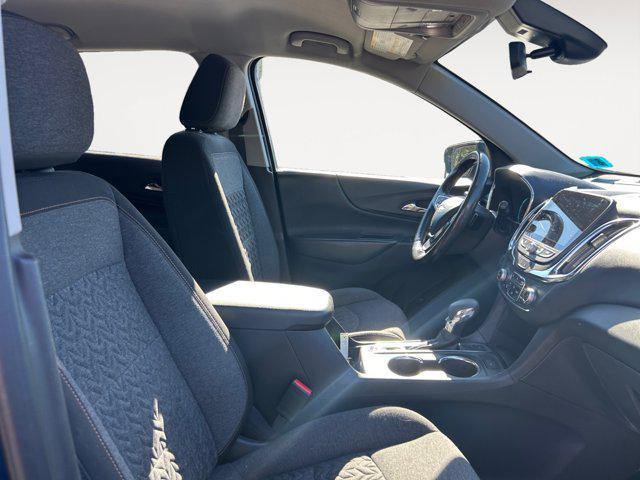 Photo of 2022 Blue Glow Metallic Chevrolet Equinox