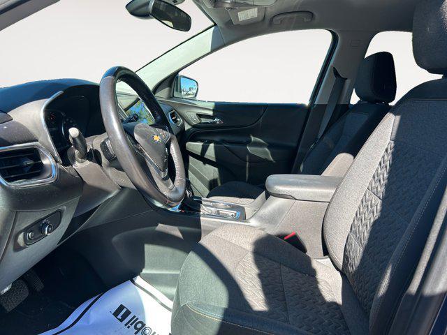 Photo of 2022 Blue Glow Metallic Chevrolet Equinox