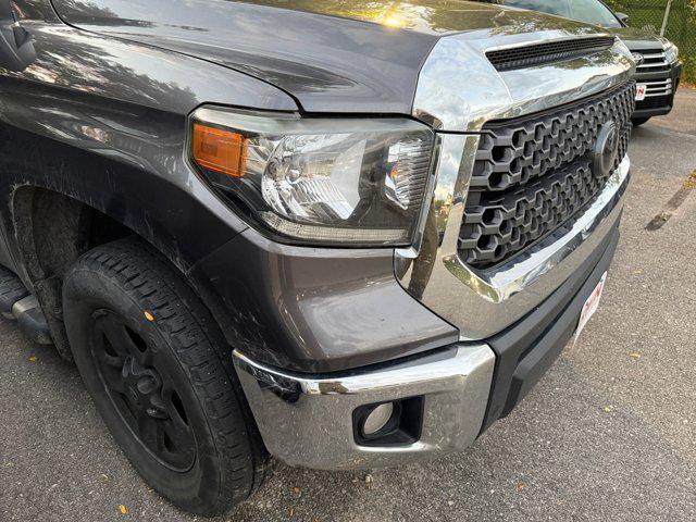 Photo of 2018 Gray Toyota Tundra