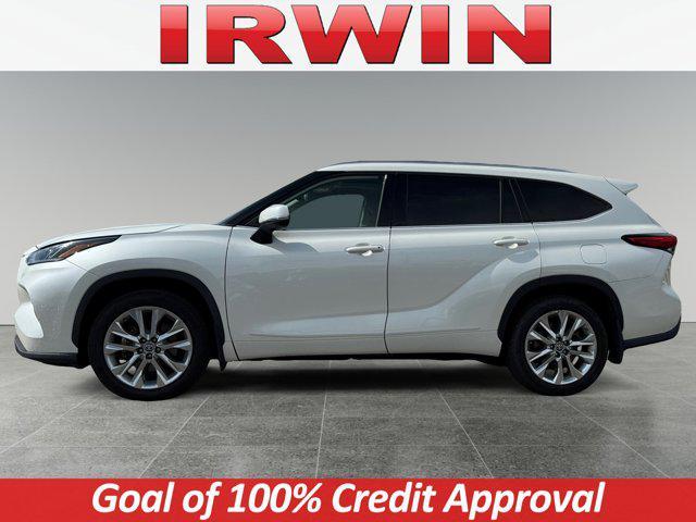 Photo of 2021 Blizzard Pearl Toyota Highlander