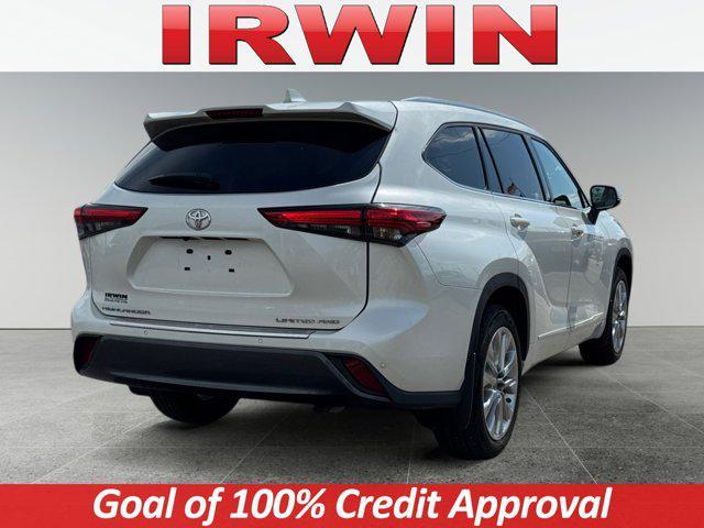 Photo of 2021 Blizzard Pearl Toyota Highlander