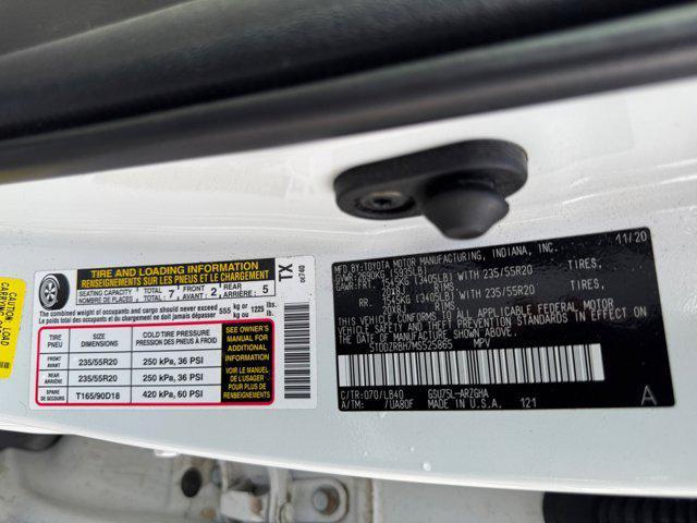 Photo of 2021 Blizzard Pearl Toyota Highlander