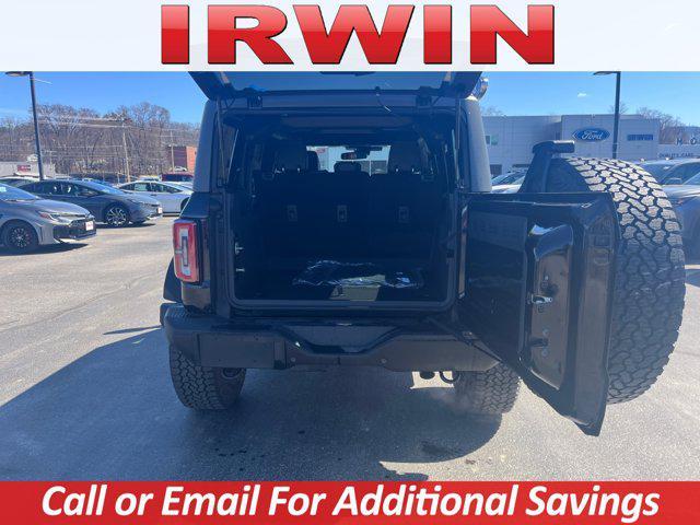 Photo of 2025 Shadow Black Ford Bronco