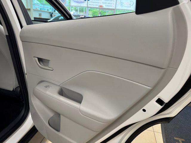Photo of 2025 Atlas White Hyundai KONA