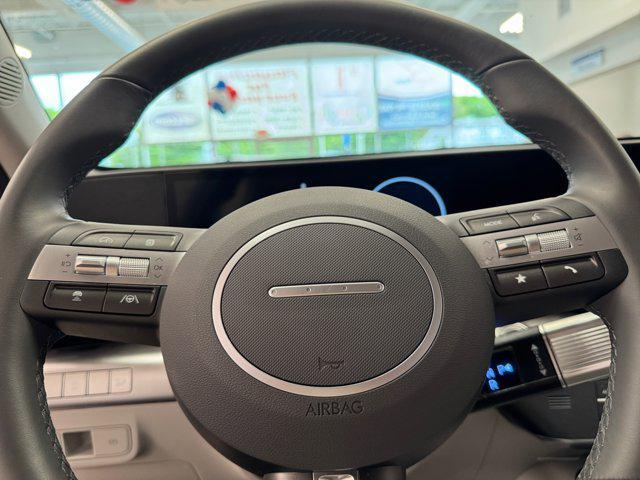 Photo of 2025 Atlas White Hyundai KONA