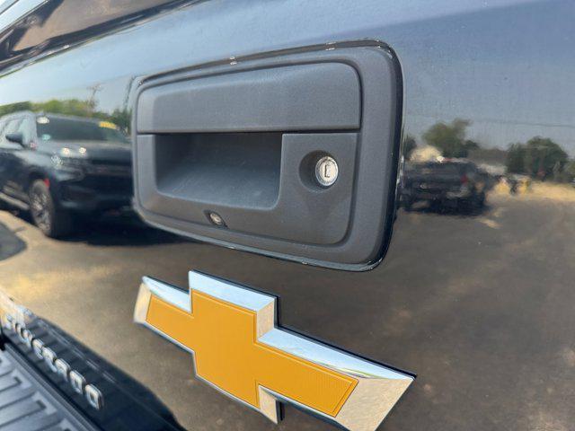 Photo of 2019 Black Chevrolet Silverado 1500