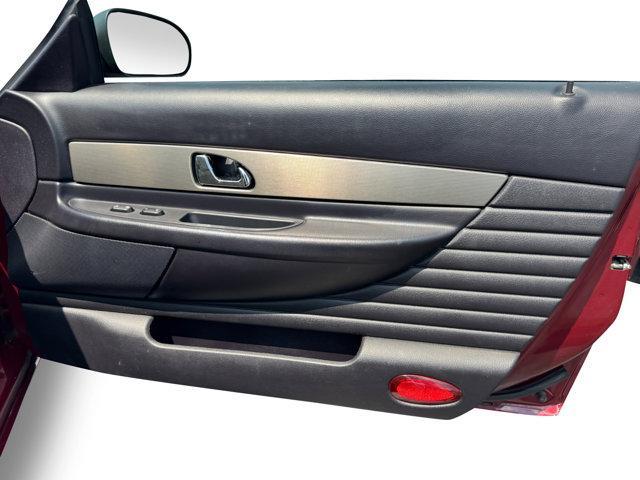 Photo of 2004 Red Ford Thunderbird