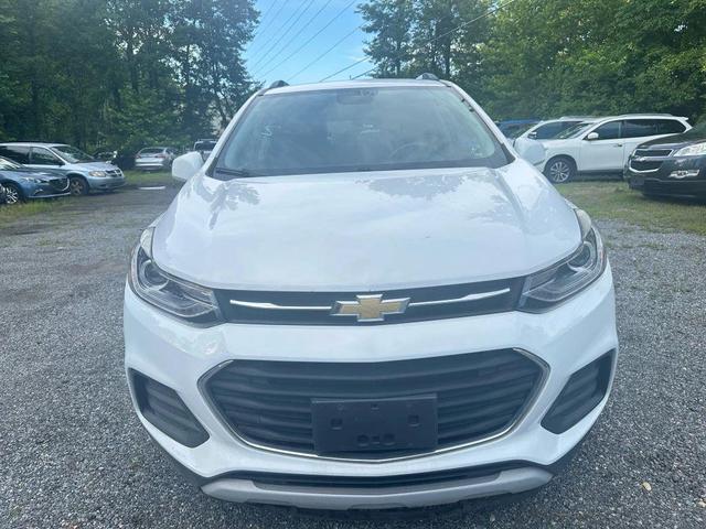 Photo of 2017 White Chevrolet Trax