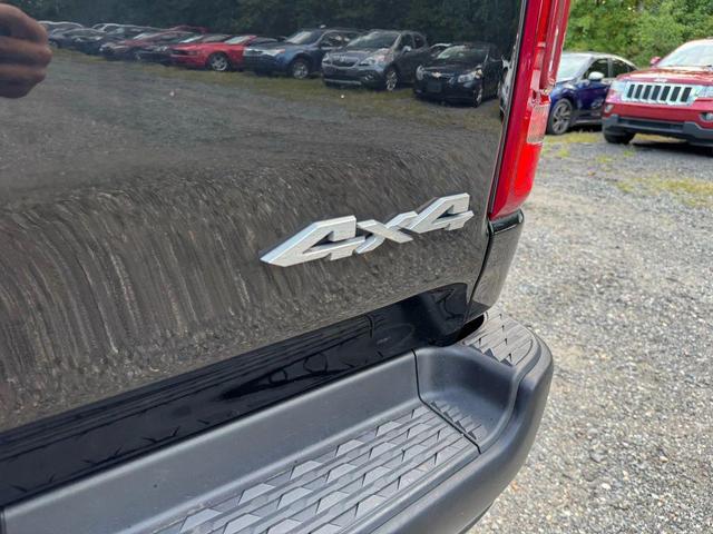 Photo of 2021 Diamond Black Crystal Pearlcoat RAM 1500