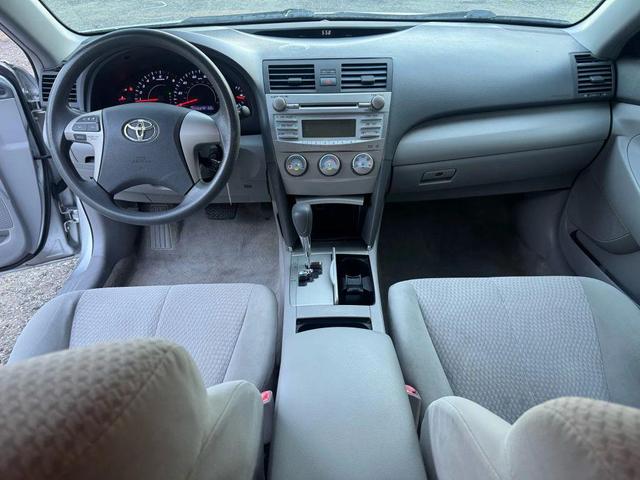 Photo of 2011 Classic Silver Metallic Toyota Camry