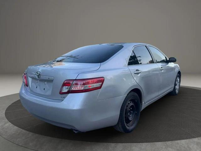 Photo of 2011 Classic Silver Metallic Toyota Camry