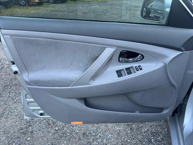 Photo of 2011 Classic Silver Metallic Toyota Camry