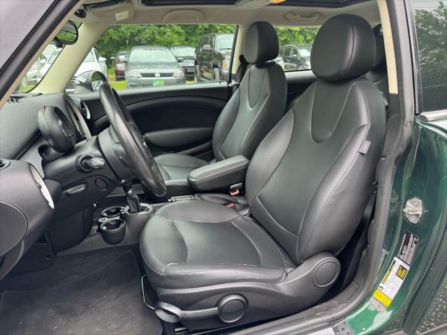 Photo of 2013 British Racing Green II Metallic MINI Hardtop
