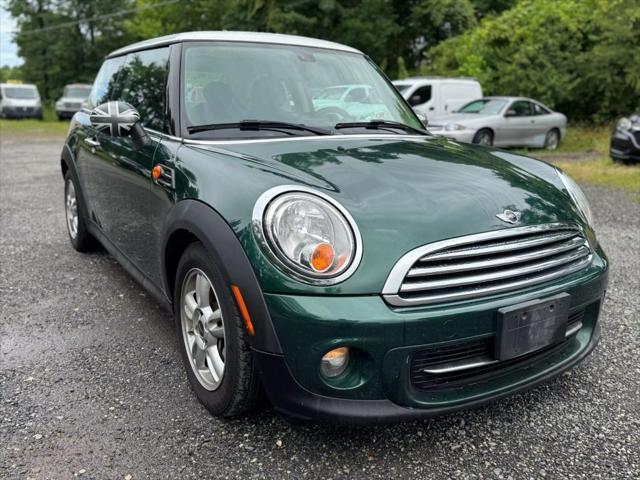 Photo of 2013 British Racing Green II Metallic MINI Hardtop
